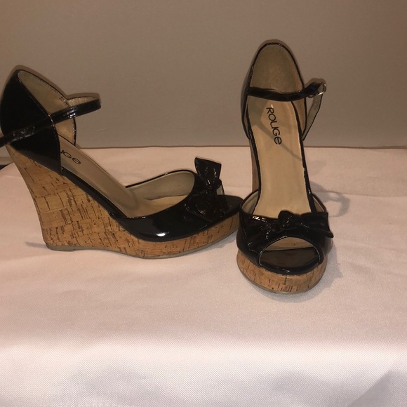 Black wedge heel - Picture 1 of 4